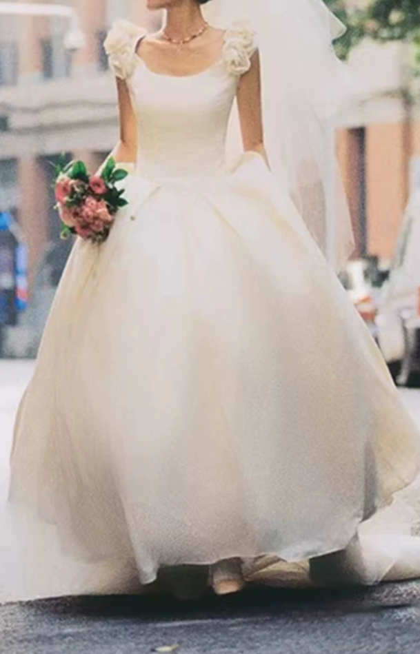 Fascinating Spaghetti Straps Wedding Dresses 3D Flowers A-Line Bridal Dress C9845