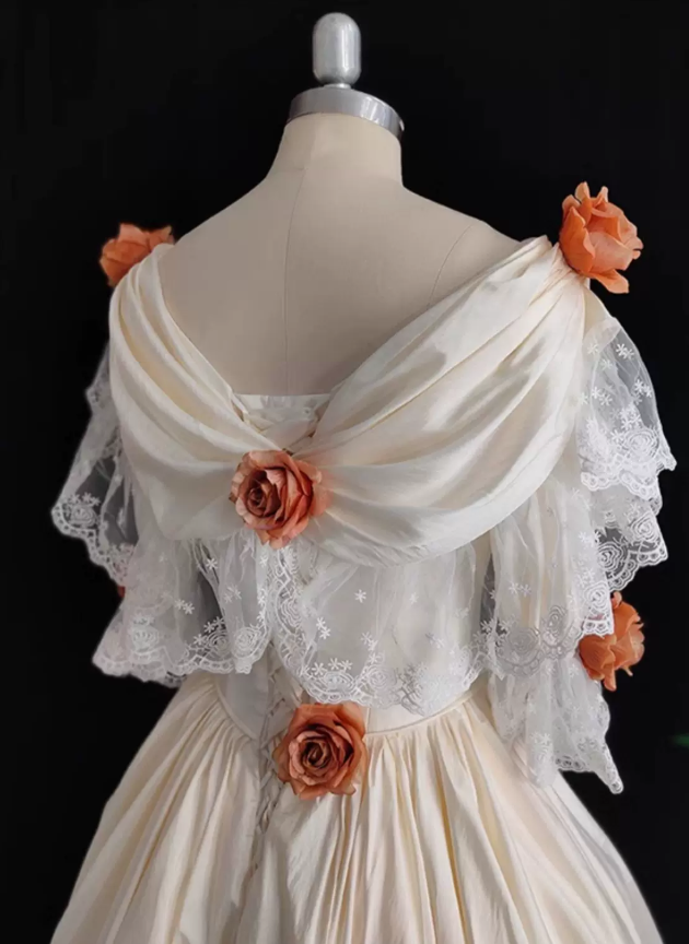 Vintage Off-Shoulder Lace Wedding Dresses Satin Long Sleeve Floral A-Line Bridal Dress C9848