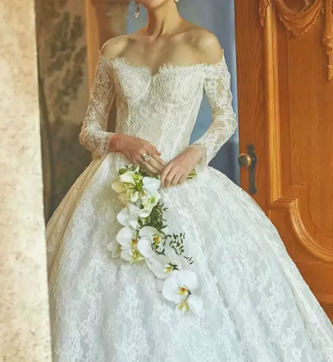 Glam Off-Shoulder Lace Wedding Dresses Long Sleeve A-Line Bridal Dress C9856
