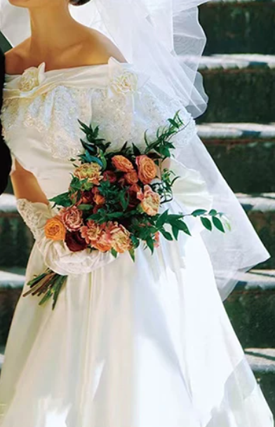Superbe robe de mariée sirène bustier en satin et tulle, longue et en dentelle, C4563