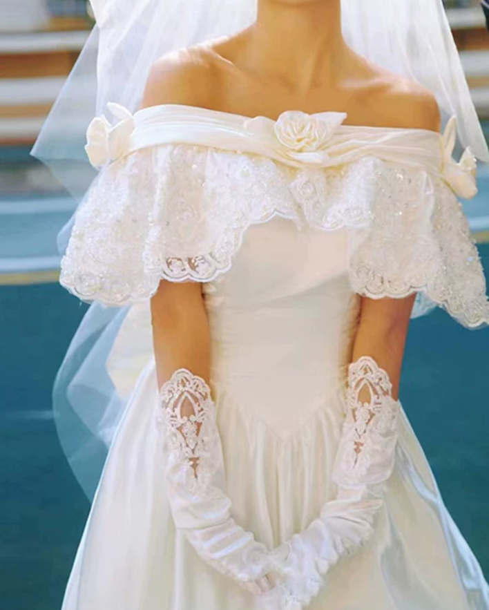 Superbe robe de mariée sirène bustier en satin et tulle, longue et en dentelle, C4563