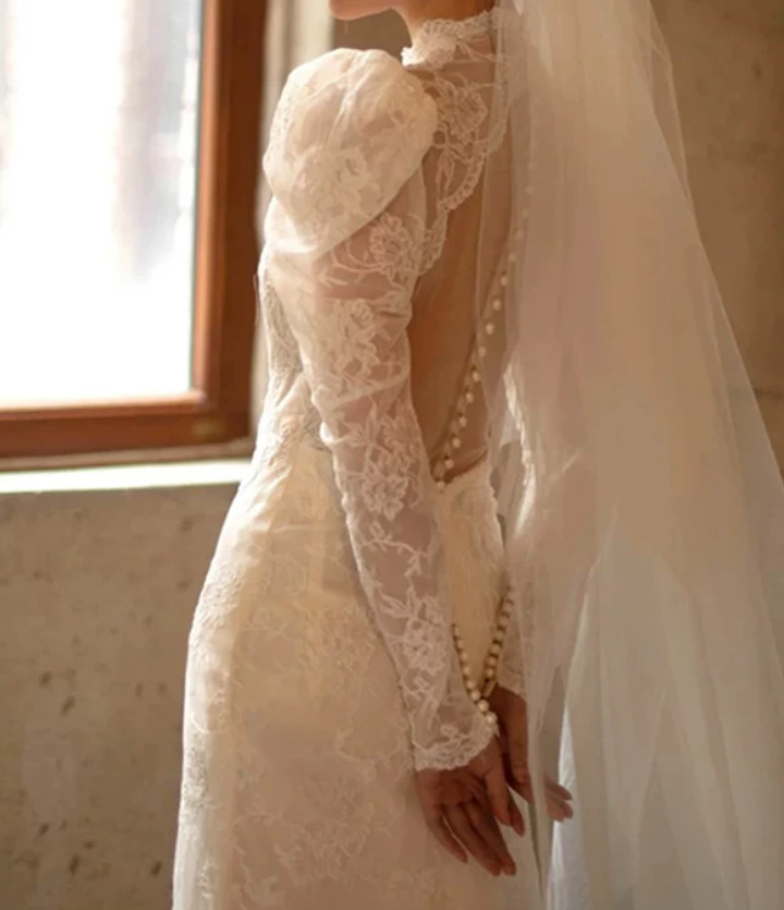 Superbe robe de mariée sirène bustier en satin et tulle, longue et en dentelle, C4563