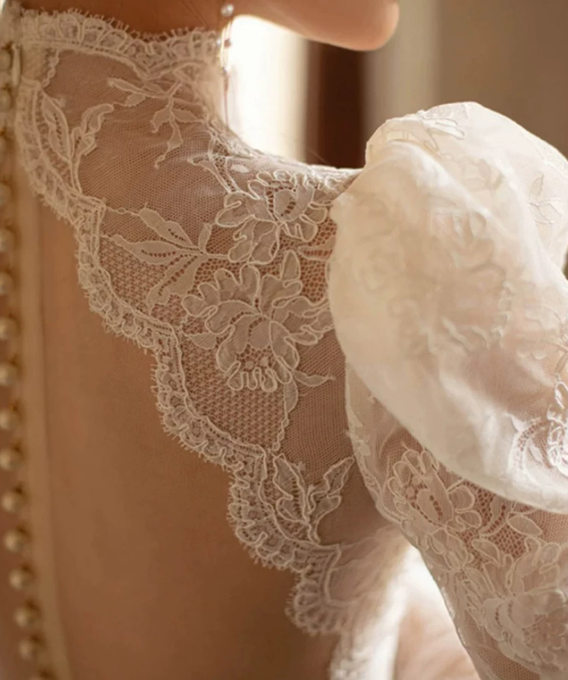 Superbe robe de mariée sirène bustier en satin et tulle, longue et en dentelle, C4563