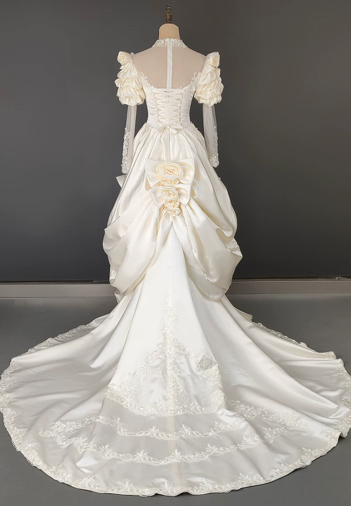 Attractive High Collar Ivory Prom Dress Long Sleeve Appliques Satin A-Line Evening Dress C9864
