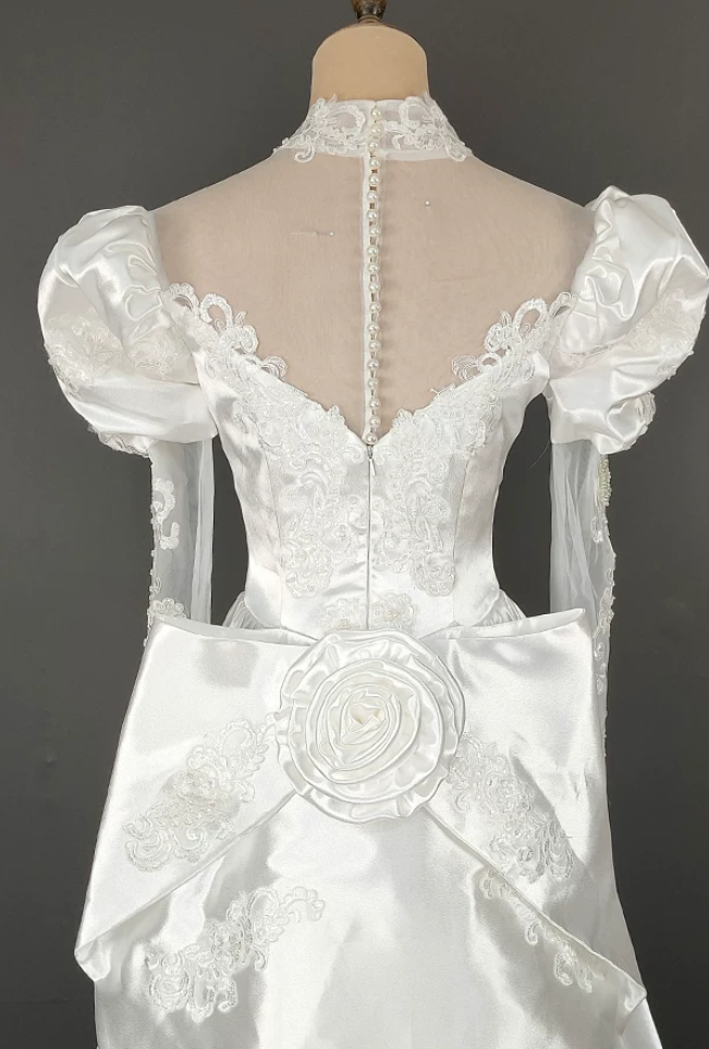 Superbe robe de mariée sirène bustier en satin et tulle, longue et en dentelle, C4563