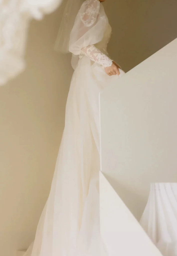 Superbe robe de mariée sirène bustier en satin et tulle, longue et en dentelle, C4563