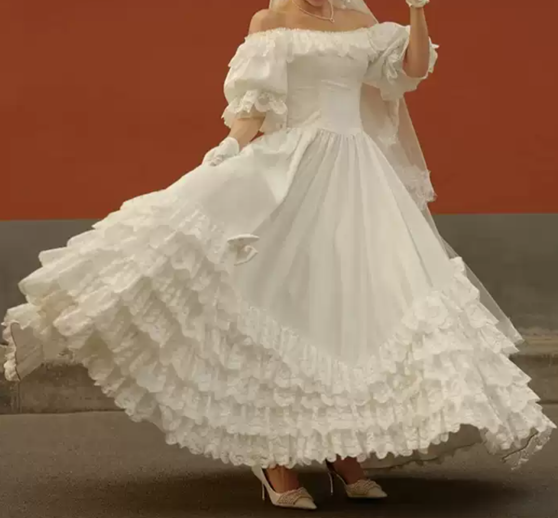 Elegant Off-Shoulder Tiered Wedding Dresses Short Sleeve Lace A-Line Bridal Dress C9873