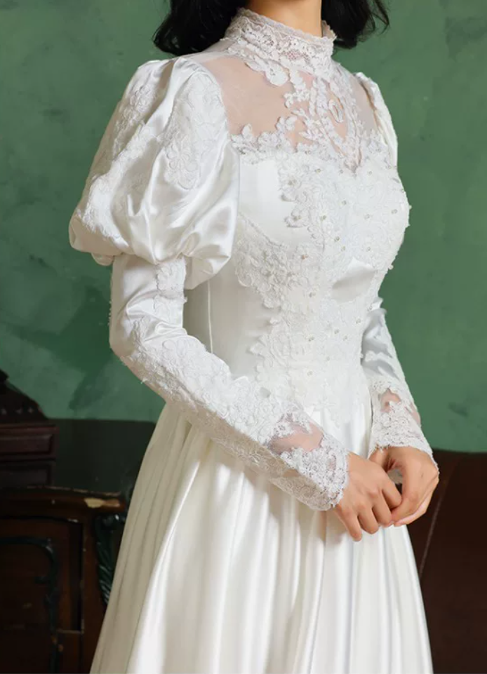 Classical High Collar Appliques Wedding Dresses Satin Long Sleeve A-Line Bridal Dress C9878