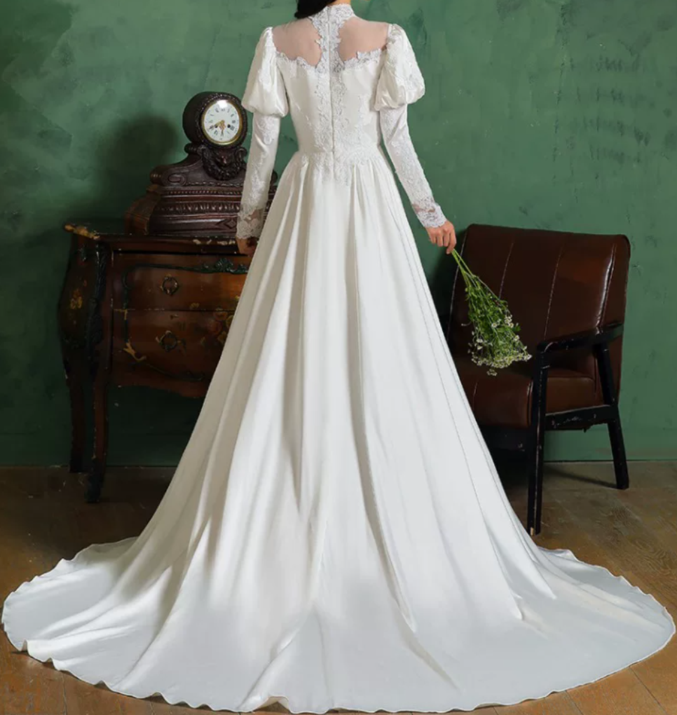 Classical High Collar Appliques Wedding Dresses Satin Long Sleeve A-Line Bridal Dress C9878