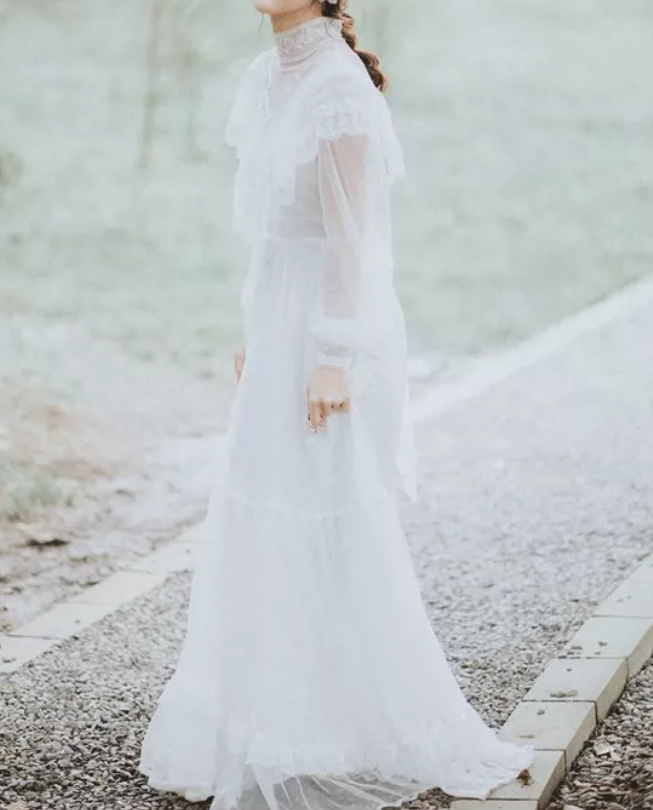 Sleek High Collar Lace Wedding Dresses Long Sleeve A-Line Bridal Dress C9881