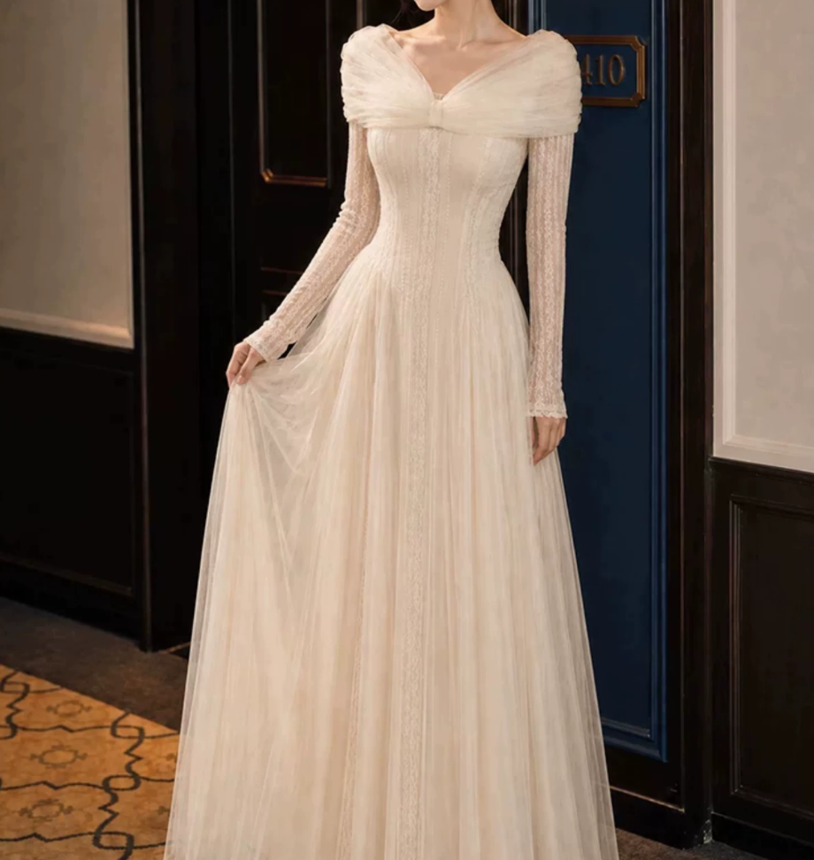 Lovely V Neck Lace Prom Dress Long Sleeve Tulle A-Line Evening Dress C9885