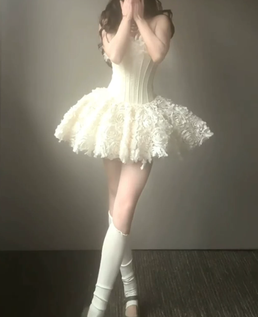 Mini robe de soirée en satin, sans bretelles, sans manches, ligne a, simple, C899