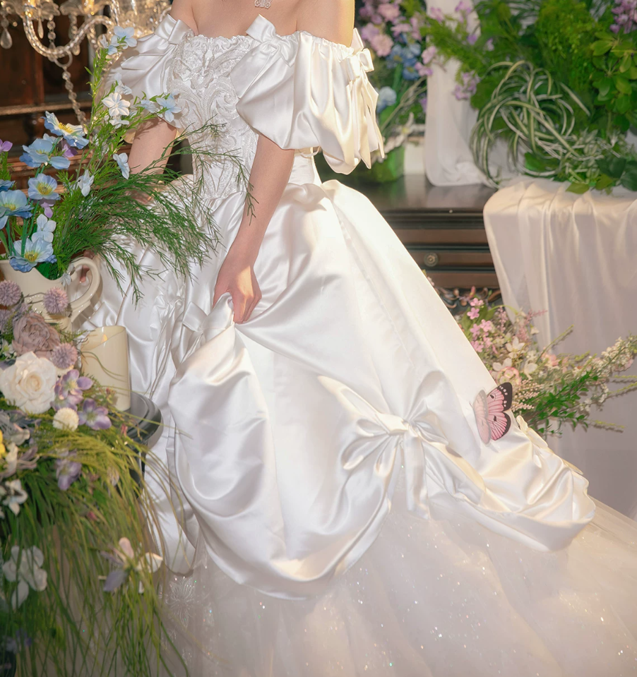 Superbe robe de mariée sirène bustier en satin et tulle, longue et en dentelle, C4563
