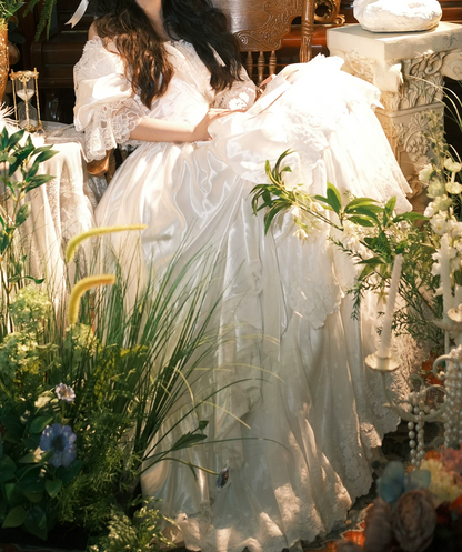 Classical Square Neck Wedding Dresses Satin Short Sleeve Lace A-Line Bridal Dress C9949