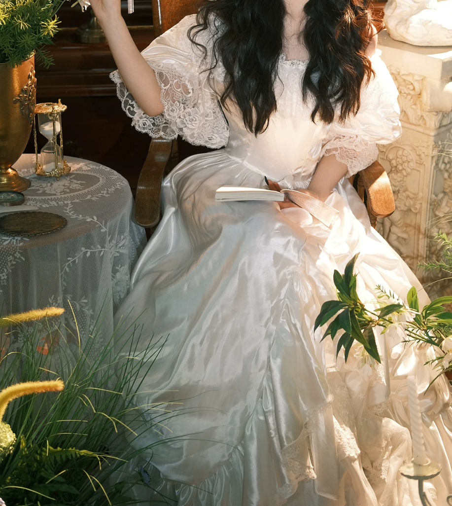Classical Square Neck Wedding Dresses Satin Short Sleeve Lace A-Line Bridal Dress C9949