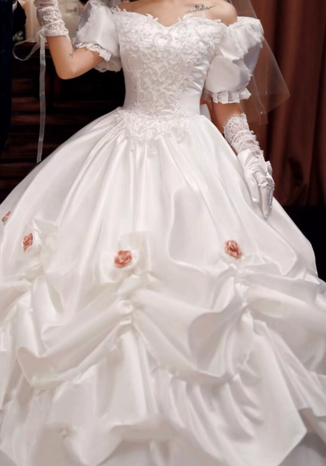 Alluring Off-Shoulder Floral Wedding Dresses Satin Appliques A-Line Bridal Dress C9986