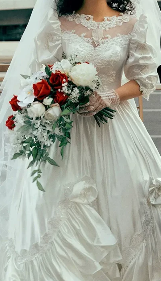 Playful Jewel Neck Wedding Dresses Short Sleeve Satin Tiered A-Line Bridal Dress C9993