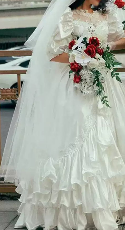 Playful Jewel Neck Wedding Dresses Short Sleeve Satin Tiered A-Line Bridal Dress C9993
