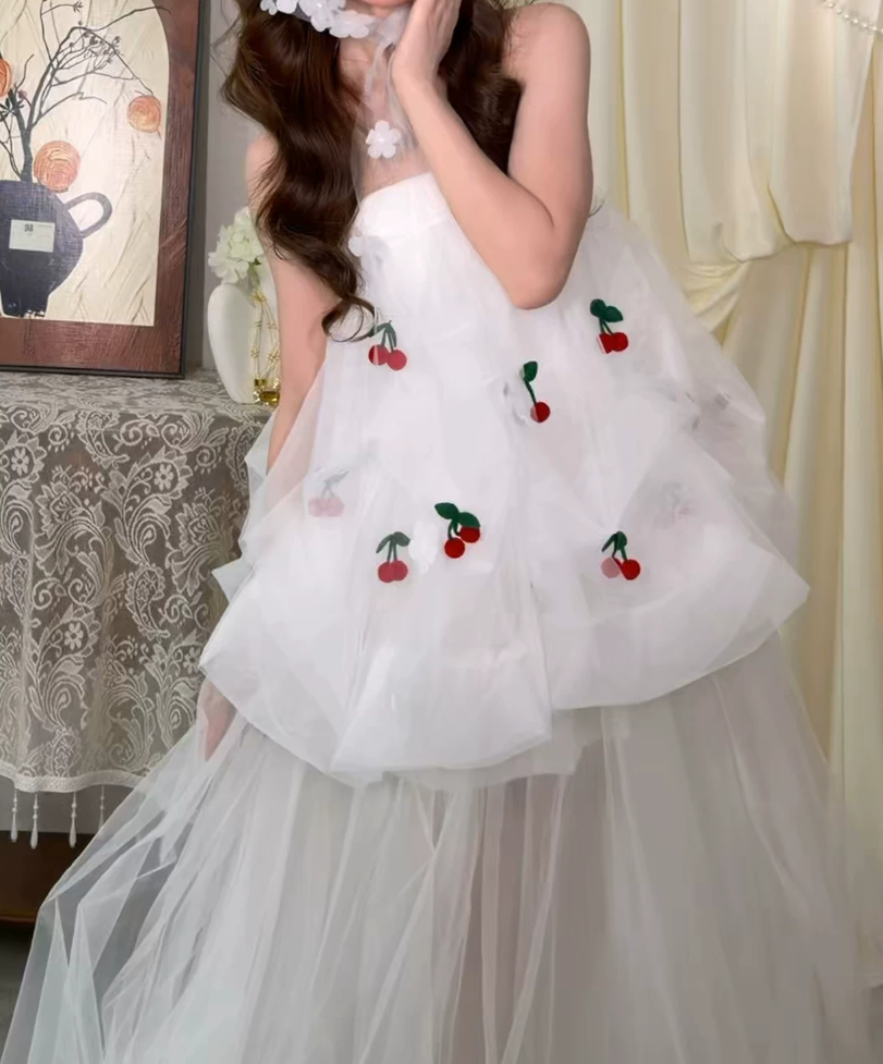 Adorable Strapless Wedding Dresses Tulle Appliques A-Line Bridal Dress C9995