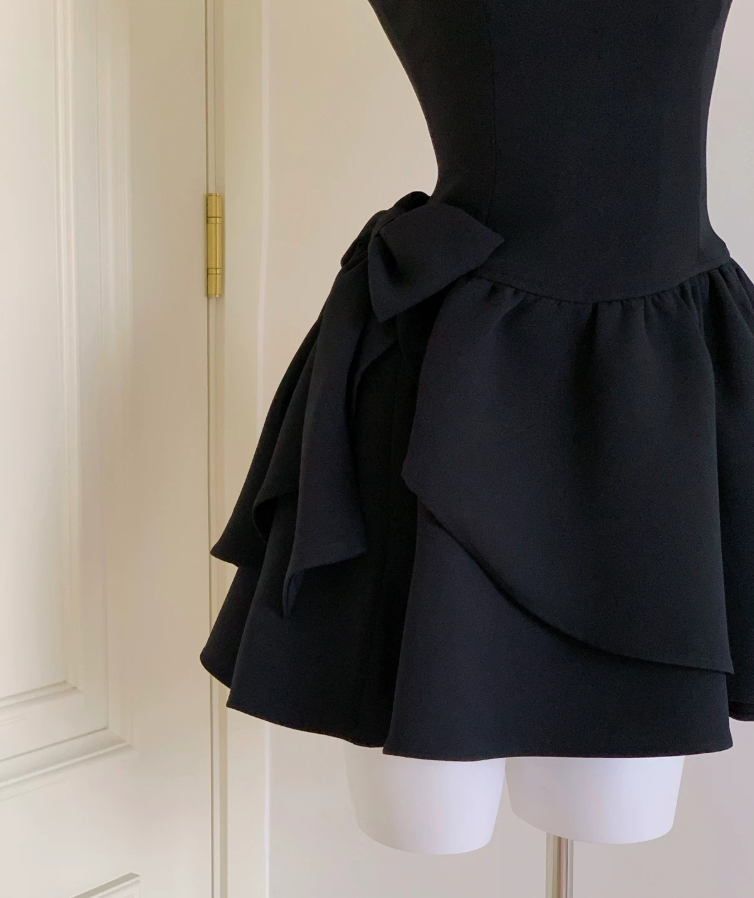 Mini robe de soirée en satin, sans bretelles, sans manches, ligne a, simple, C899