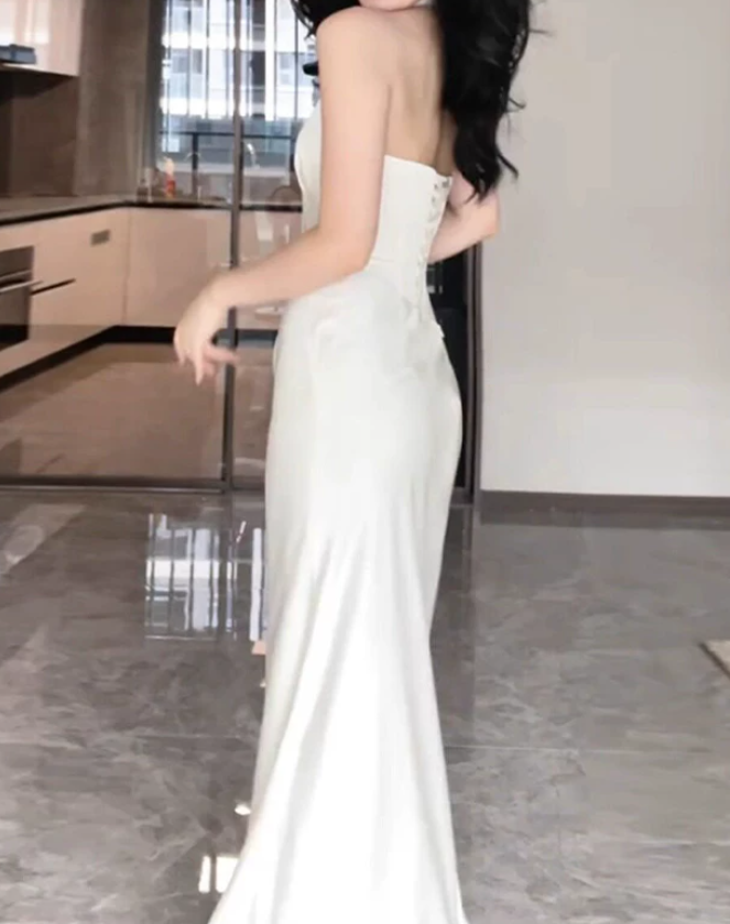 Unique Halter Neck Prom Dress White Sheath Evening Dress D0068