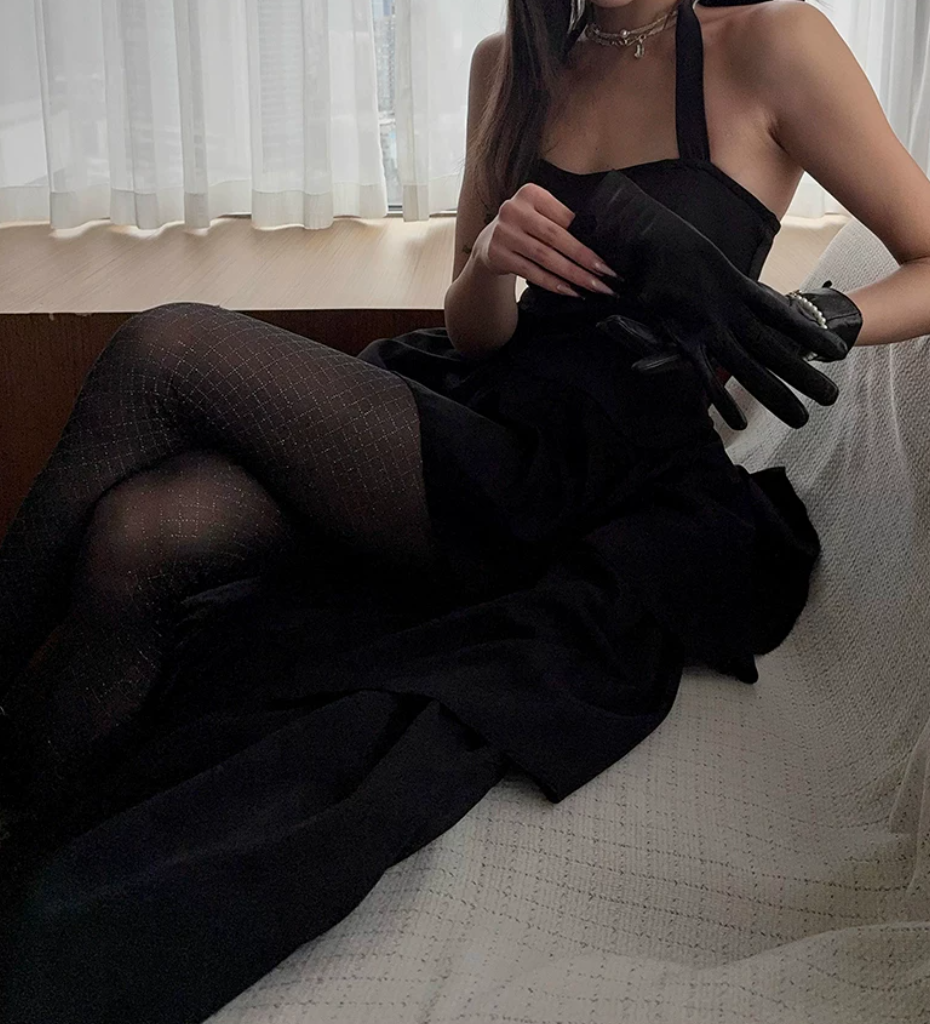 Classical Halter Neck Homecoming Dress Black Train A-Line Birthday Dress D0076
