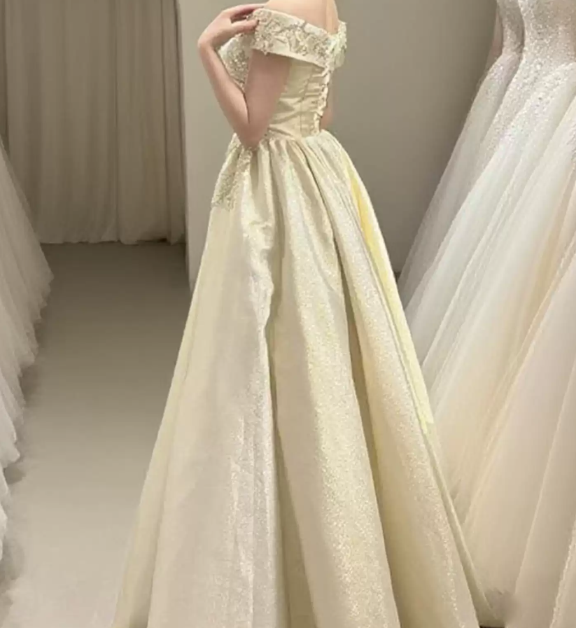 Superbe robe de mariée sirène bustier en satin et tulle, longue et en dentelle, C4563
