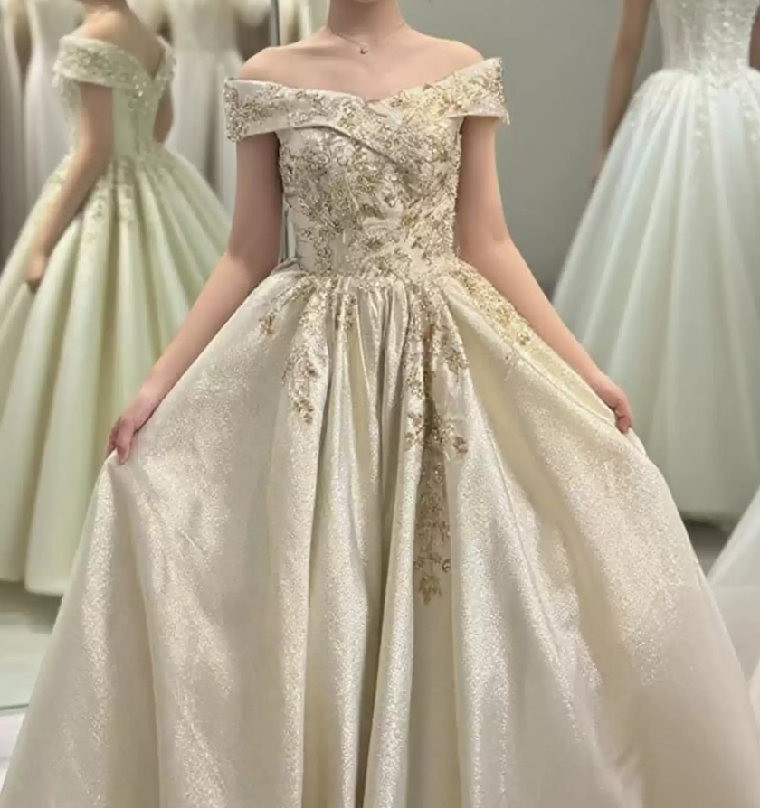 Superbe robe de mariée sirène bustier en satin et tulle, longue et en dentelle, C4563