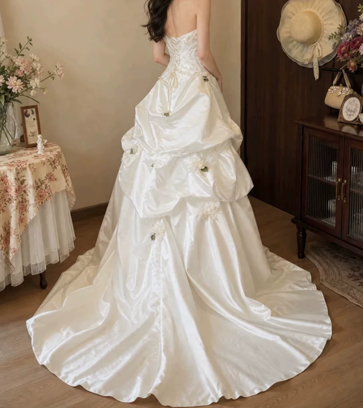 Romantic Strapless Wedding Dresses Floral Satin A-Line Bridal Dress D0102
