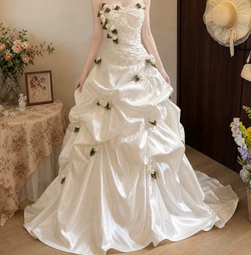 Romantic Strapless Wedding Dresses Floral Satin A-Line Bridal Dress D0102