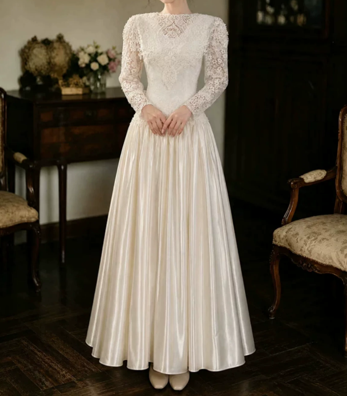 Superbe robe de mariée sirène bustier en satin et tulle, longue et en dentelle, C4563