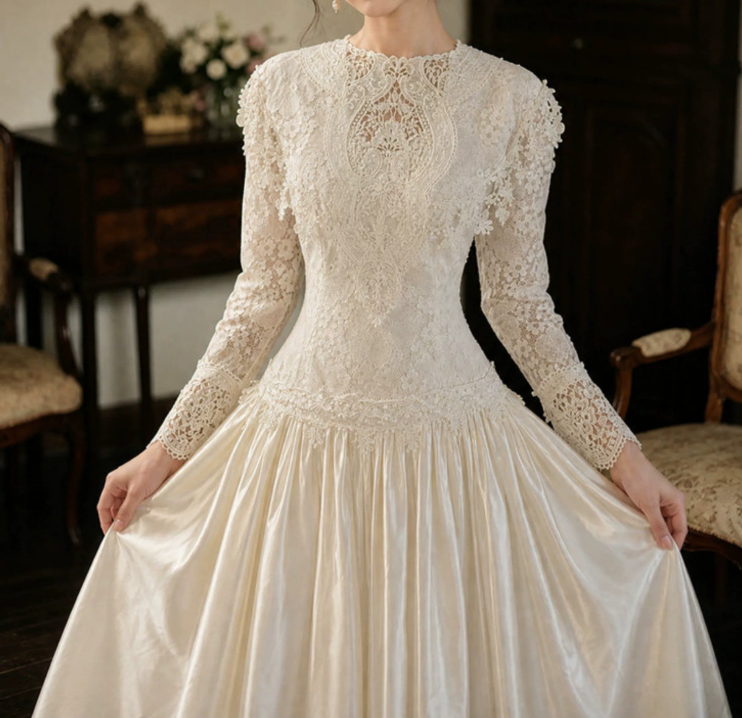 Superbe robe de mariée sirène bustier en satin et tulle, longue et en dentelle, C4563