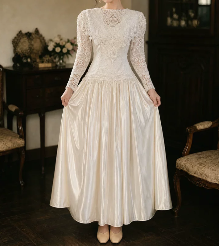 Superbe robe de mariée sirène bustier en satin et tulle, longue et en dentelle, C4563