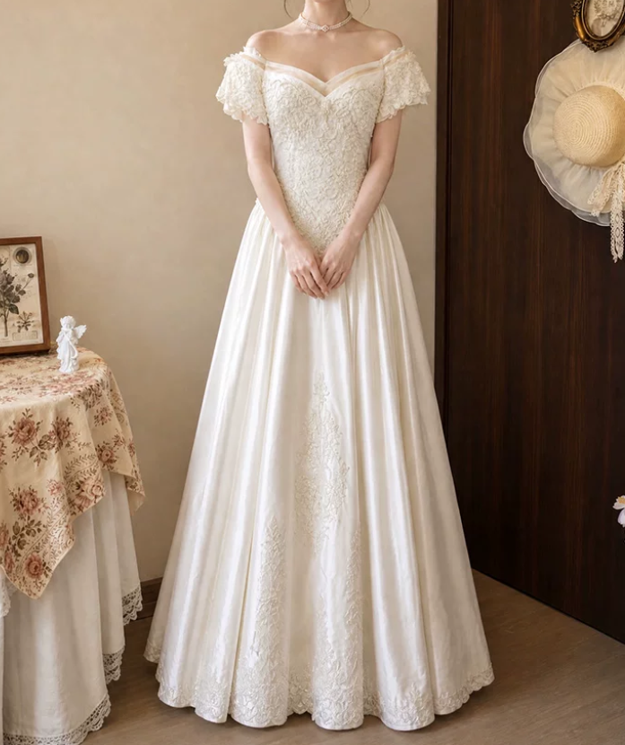 Superbe robe de mariée sirène bustier en satin et tulle, longue et en dentelle, C4563