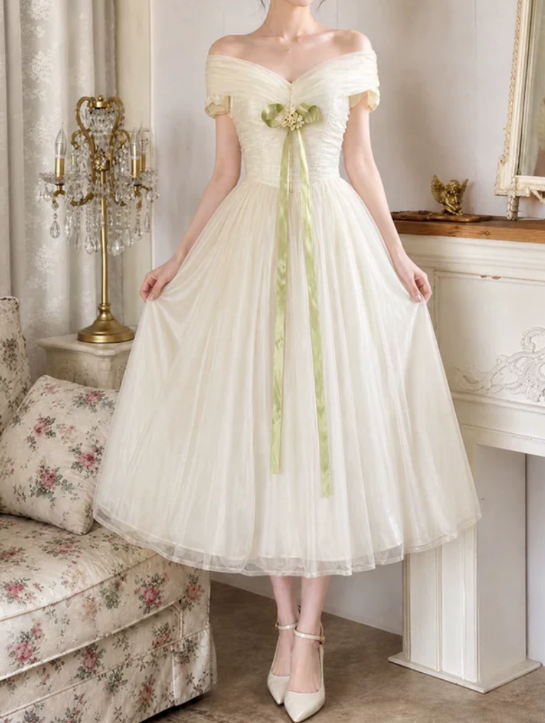 Adorable Off-Shoulder Prom Dress White Tulle A-Line Evening Dress D0113