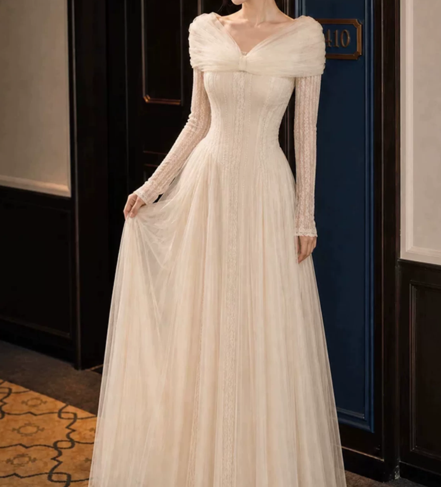 Trendy Off-Shoulder Wedding Dresses Long Sleeve Tulle A-Line Bridal Dress D0115