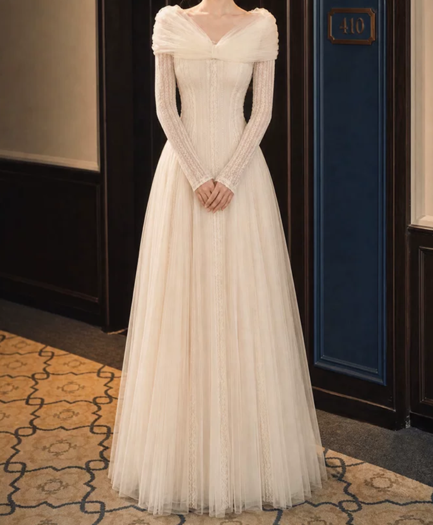 Trendy Off-Shoulder Wedding Dresses Long Sleeve Tulle A-Line Bridal Dress D0115