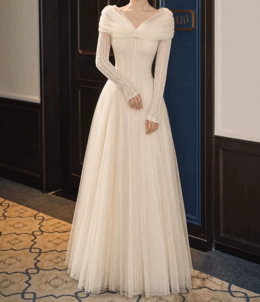 Trendy Off-Shoulder Wedding Dresses Long Sleeve Tulle A-Line Bridal Dress D0115