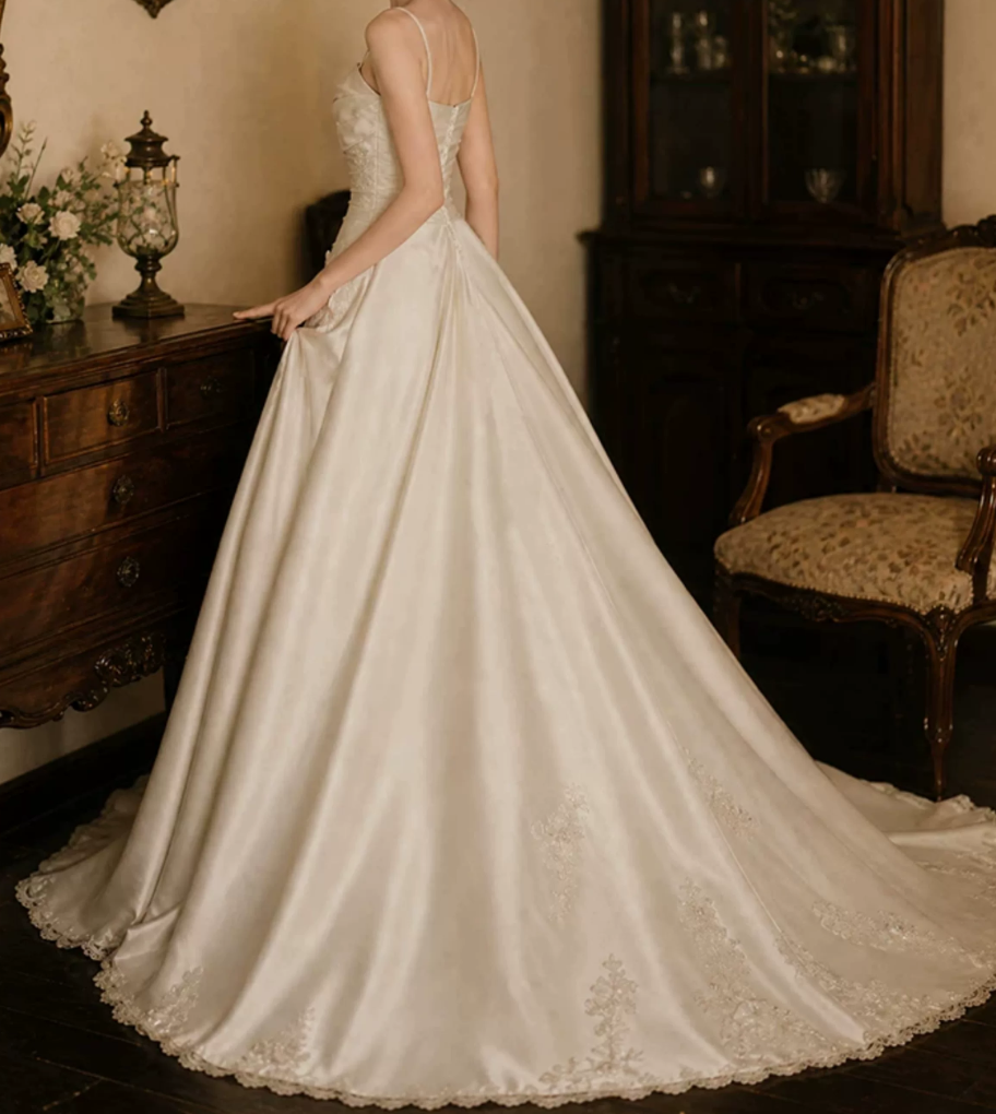 Superbe robe de mariée sirène bustier en satin et tulle, longue et en dentelle, C4563
