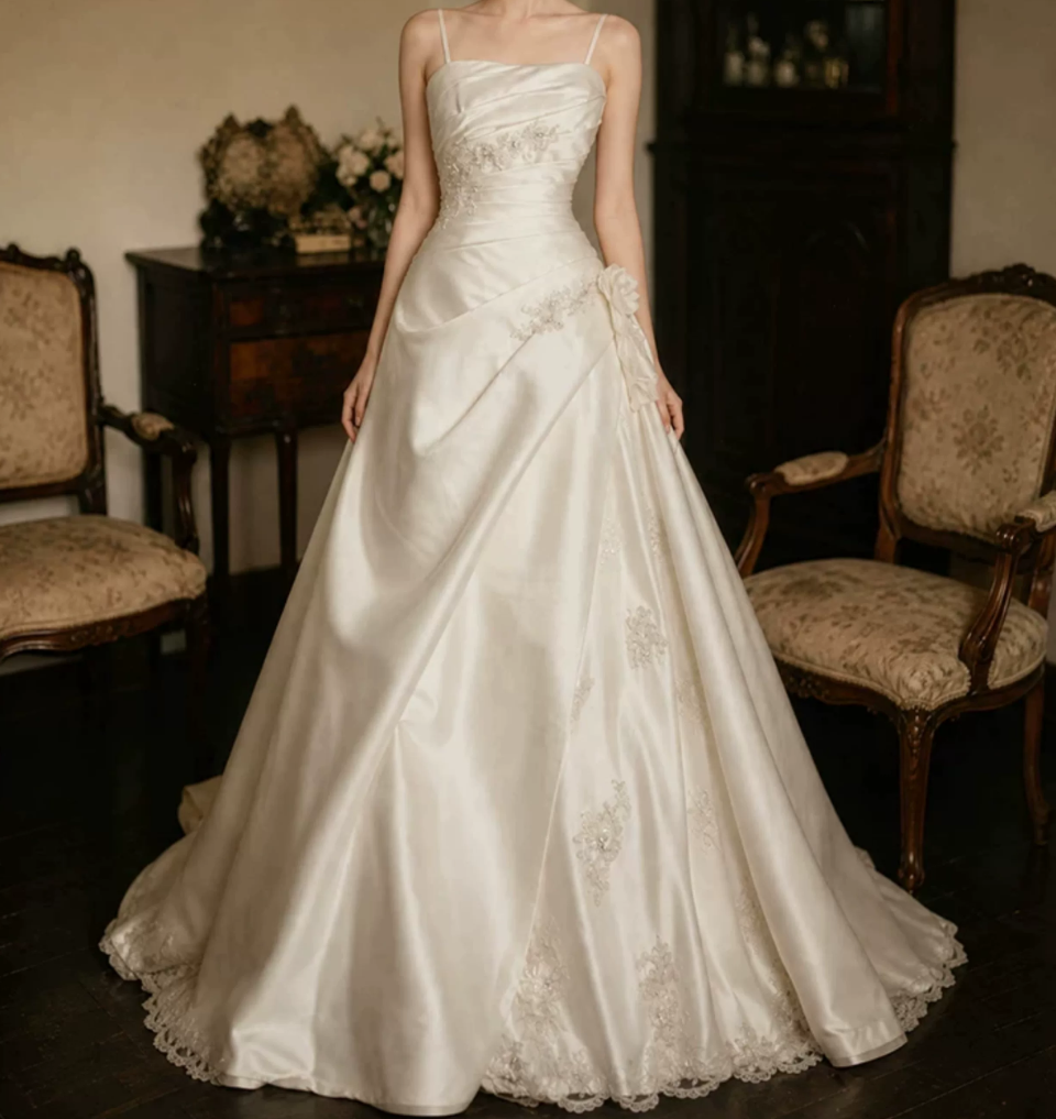 Superbe robe de mariée sirène bustier en satin et tulle, longue et en dentelle, C4563