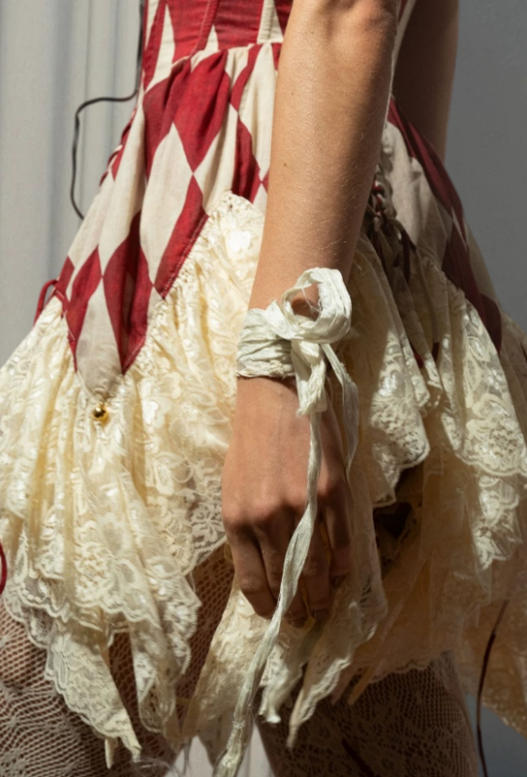 Mini robe de soirée en satin, sans bretelles, sans manches, ligne a, simple, C899