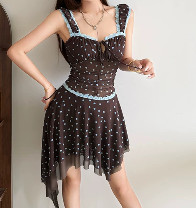 Robe courte d'été pour femme, style français, collection 2026, référence C8003