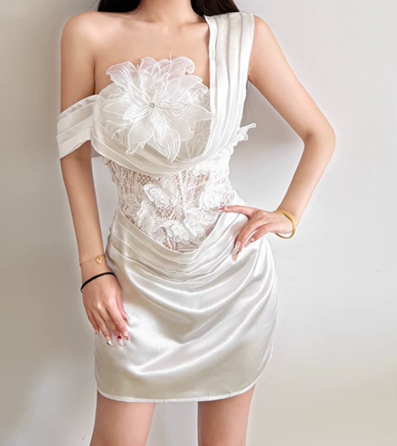 Mini robe de soirée en satin, sans bretelles, sans manches, ligne a, simple, C899
