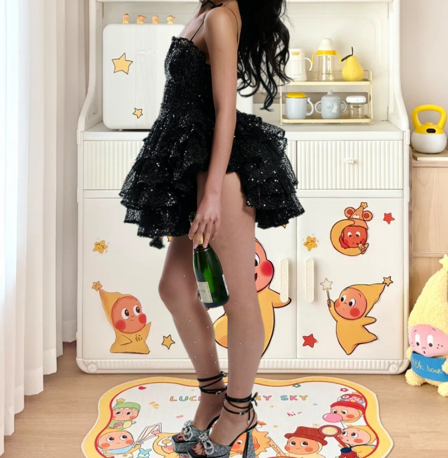 Sexy Spaghetti Straps Homecoming Dress Black Sequins A-Line Birthday Dress D0365