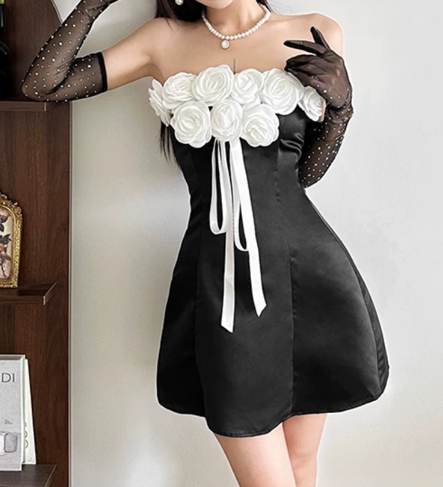 Classical Strapless Homecoming Dress Black Flowers A-Line Birthday Dress D0367