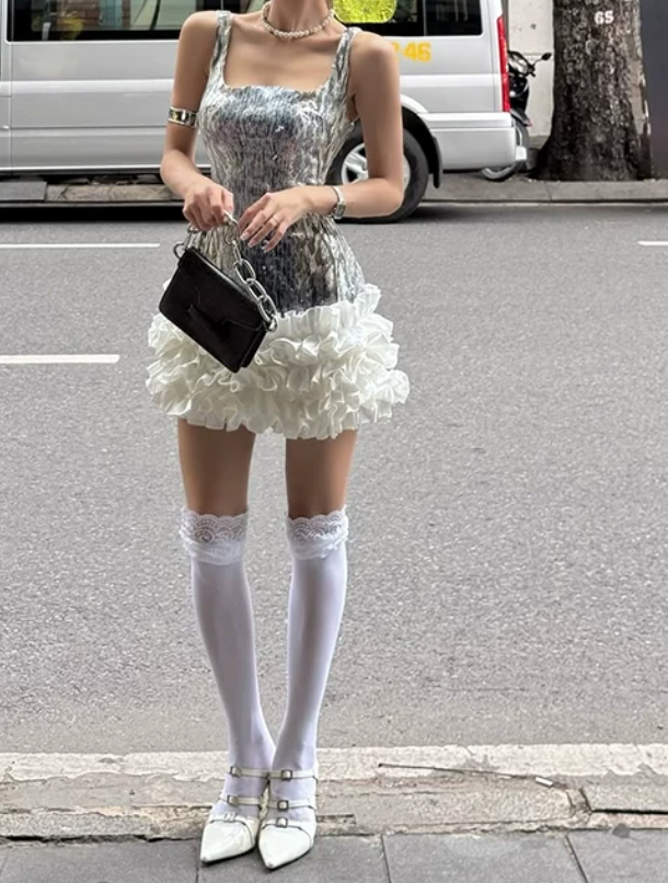 Playful Spaghetti Straps Homecoming Dress Silver Sequins Ruffles A-Line Birthday Dress D0378