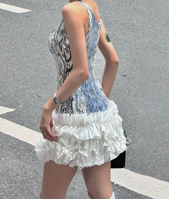 Playful Spaghetti Straps Homecoming Dress Silver Sequins Ruffles A-Line Birthday Dress D0378