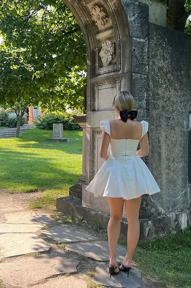 Elegant Spaghetti Straps Homecoming Dress White A-Line Birthday Dress D0417