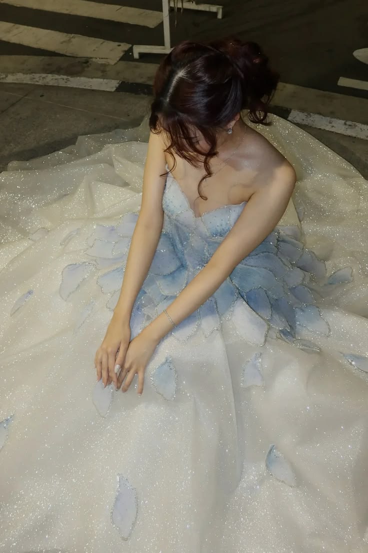 Robe de bal de princesse bustier à volants en satin long, robe de soirée C8117