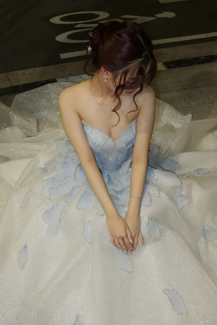 Robe de bal de princesse bustier à volants en satin long, robe de soirée C8117